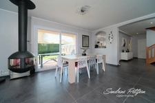 COUP DE CŒUR Maison 140 m² - 4 chambres, double garage, terrain 1500 m² avec piscine et jacuzzi