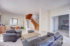 Maison bourgeoise 228m² - 6 chambres - Jardin - Saint Priest Village 