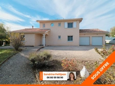 COUP DE CŒUR Maison 140 m² - 4 chambres, double garage, terrain 1500 m² avec piscine et jacuzzi