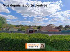 ST YORRE- MAISON AUX BELLES FINITIONS AVEC JARDIN 
