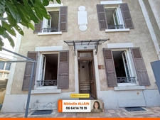 VICHY JEANNE D'ARC- MAISON DES ANNEES 40 AVEC COUR ET GARAGE-IDEAL INVESTISSEUR OU 1er ACHAT