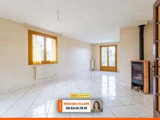 VENDAT - Maison de 130m² habitable et 180 m² de locaux divers et aménageables
