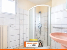 VENDAT - Maison de 130m² habitable et 180 m² de locaux divers et aménageables
