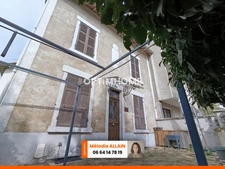 BAISSE DE PRIX - VICHY JEANNE D'ARC- MAISON RÉNOVÉE AVEC COUR ET GARAGE