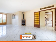 VENDAT - Maison de 130m² habitable et 180 m² de locaux divers et aménageables