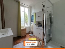 VICHY JEANNE D'ARC- MAISON DES ANNEES 40 AVEC COUR ET GARAGE-IDEAL INVESTISSEUR OU 1er ACHAT