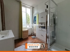 BAISSE DE PRIX - VICHY JEANNE D'ARC- MAISON RÉNOVÉE AVEC COUR ET GARAGE
