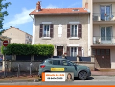 VICHY JEANNE D'ARC- MAISON RÉNOVÉE AVEC COUR ET GARAGE