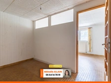 VENDAT - Maison de 130m² habitable et 180 m² de locaux divers et aménageables