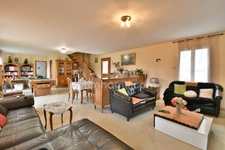 🌿 Maison familiale rénovée 185 m² – Jardin 600 m² – Studio indépendant – DPE B – Accès forêt