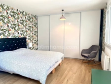 Charmante maison de 155 m² vivable de plain-pied , rénovée avec soin.