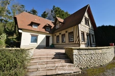Maison de caractère 177 m², 4 ch avec dépendance et vue vallée –  CAMBREMER (14340)