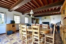 Maison de caractère 177 m², 4 ch avec dépendance et vue vallée –  CAMBREMER (14340)