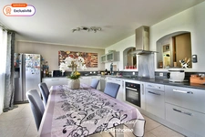 Maison familiale de 196 m² avec 4 chambres, double garage et grand terrain – Beuzeville (27210)
