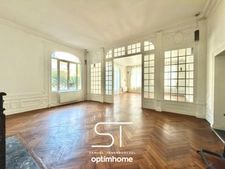Appartement haussmannien de 102 m² avec cheminée, parking et extérieur – ROUEN (76000)