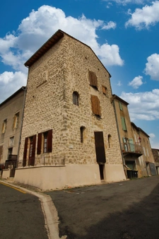 À Vendre – Bien d’Exception : Maison-Tour Médiévale du XIVᵉ siècle à Meilhan-sur-Garonne (47)