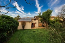 Maison de village clé en main – terrasses, solaire rentable, potentiel d’agrandissement – triangle Bazas / Langon / La Réole