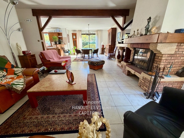 Maison à vendre 7 pièces FENEU (49)
