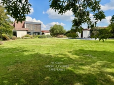 9-room house for sale in BAZOGES EN PAILLERS (85)