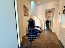 Seafront property with direct beach access – rare location – Piriac-sur-Mer