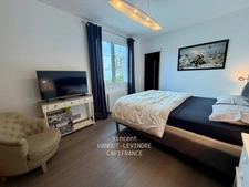 Seafront property with direct beach access – rare location – Piriac-sur-Mer