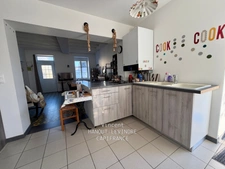 Maison rénovée 3 chambres avec stationnement – centre de Tiercé