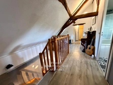 RENOVATED 145 M² LONGÈRE WITH SWIMMING POOL AND OUTBUILDINGS – 1,290 M² PLOT ON THE BANKS OF THE LOIR IN ANJOU (49)