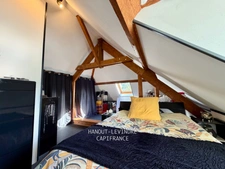 RENOVATED 145 M² LONGÈRE WITH SWIMMING POOL AND OUTBUILDINGS – 1,290 M² PLOT ON THE BANKS OF THE LOIR IN ANJOU (49)