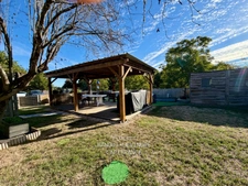 RENOVATED 145 M² LONGÈRE WITH SWIMMING POOL AND OUTBUILDINGS – 1,290 M² PLOT ON THE BANKS OF THE LOIR IN ANJOU (49)