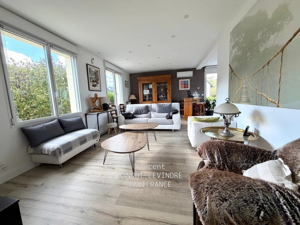 Maison à vendre 8 pièces BOUCHEMAINE (49)
