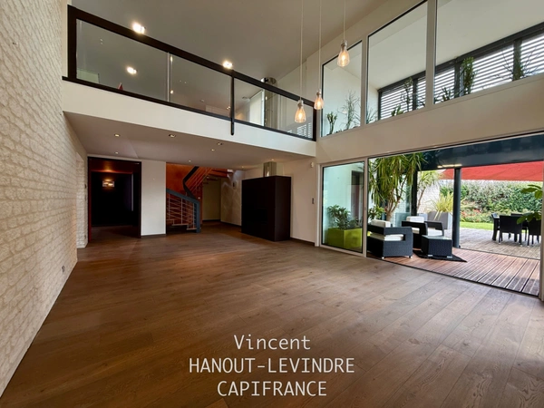 Maison à vendre 9 pièces BAZOGES EN PAILLERS (85)
