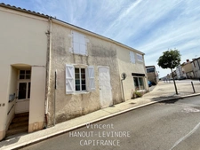 À vendre – Local commercial / Bureaux de 92 m² en excellent état – Hyper centre de Talmont-Saint-Hilaire