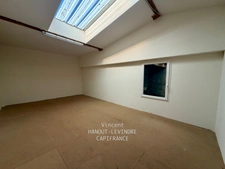 Premises/office for rent in Beaucouzé (49)