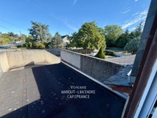 RENOVATED 145 M² LONGÈRE WITH SWIMMING POOL AND OUTBUILDINGS – 1,290 M² PLOT ON THE BANKS OF THE LOIR IN ANJOU (49)