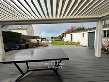 Seafront property with direct beach access – rare location – Piriac-sur-Mer
