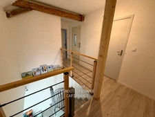 Maison rénovée 3 chambres avec stationnement – centre de Tiercé