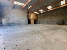 Premises/office for rent in Beaucouzé (49)