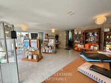 For sale – Commercial premises / Offices of 92 m² in excellent condition – Hyper center of Talmont-Saint-Hilaire