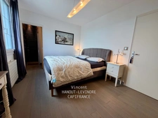 Seafront property with direct beach access – rare location – Piriac-sur-Mer
