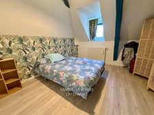 Maison rénovée 3 chambres avec stationnement – centre de Tiercé