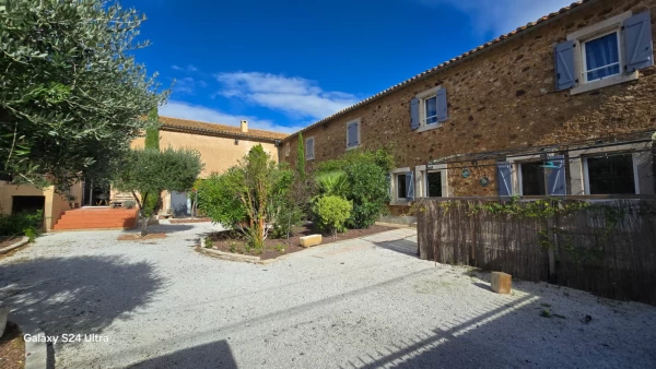 L’Écrin des Vignes – Un Domaine Viticole d’Exception, alliant Patrimoine et Luxe Contemporain