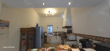 Maison vigneronne trés spacieuse 5 chambres petit terrain non attenant