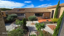 L’Écrin des Vignes – Un Domaine Viticole d’Exception, alliant Patrimoine et Luxe Contemporain