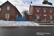 CORPS DE FERME : Maison, Dépendance, jardin sur un terrain sur 2 240 m2
