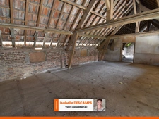 Hangar et dépendances de ferme à vendre BAILLEUL SIR BERTHOULT (62)