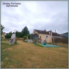 ? À VENDRE – Charmante longère à Thorée-les-Pins ( 12 min de La Flèche) – Grand terrain arboré et fort potentiel