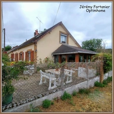🏡 À VENDRE – Charmante longère à Thorée-les-Pins – Grand terrain arboré et fort potentiel