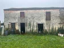 BOURNEAU EN CAMPAGNE SECTEUR FONTENAY LE COMTE (10KM ) ET A PROXIMITE DES GRANDS AXES ROUTIERS ET AUTOROUTIERS