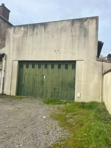 Bournezeau centre bourg entrepôt ideal activité de stockage hivernage ou possibilité loft