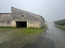 BOURNEAU CADRE CAMPAGNE PROCHE FONTENAY MAISON DE PAYS A RENOVER ENTIEREMENT FORT POTENTIEL LOCATIF